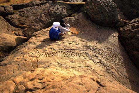 Sahara và những bí ẩn vùi trong cát, Bí ẩn lịch sử, Phi thường - kỳ quặc, bão xát, sa mạc, hài cốt, thi thể, sahara, bí ẩn, chôn vùi, tuyệt tác, khảo cổ, khám phá